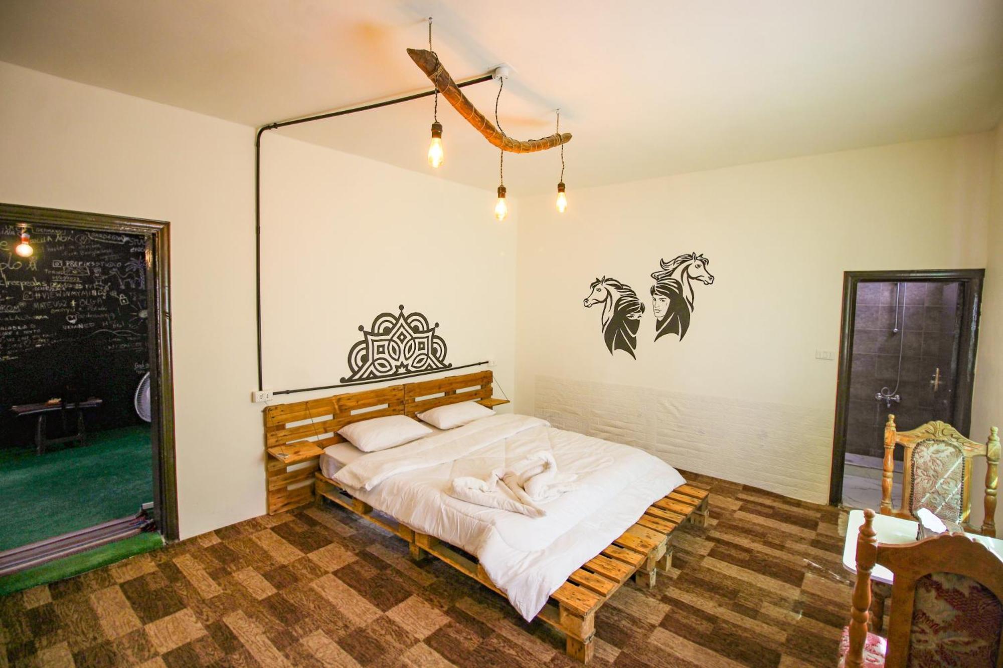 Petra Nefnaf Hostel Wadi Musa Exterior photo